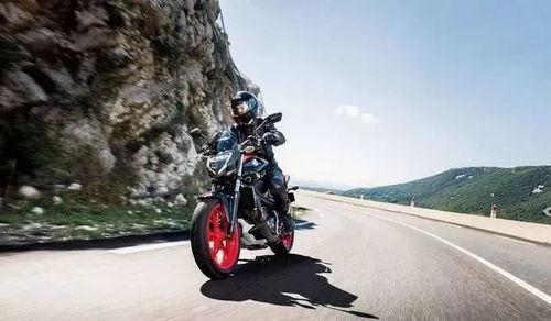 小摩托街车成人骑行视频